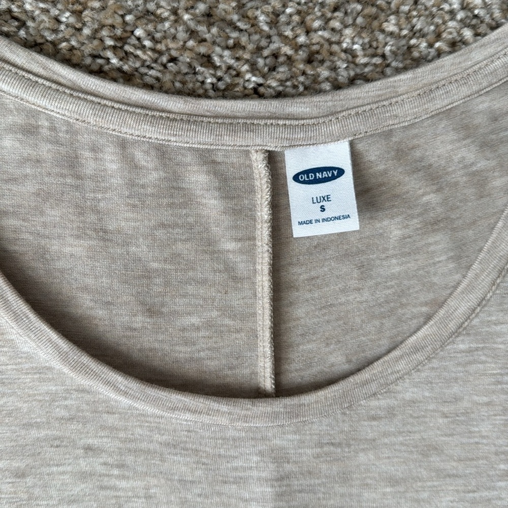 Old Navy First-Layer Basic Tank Top - Picture 5 of 10